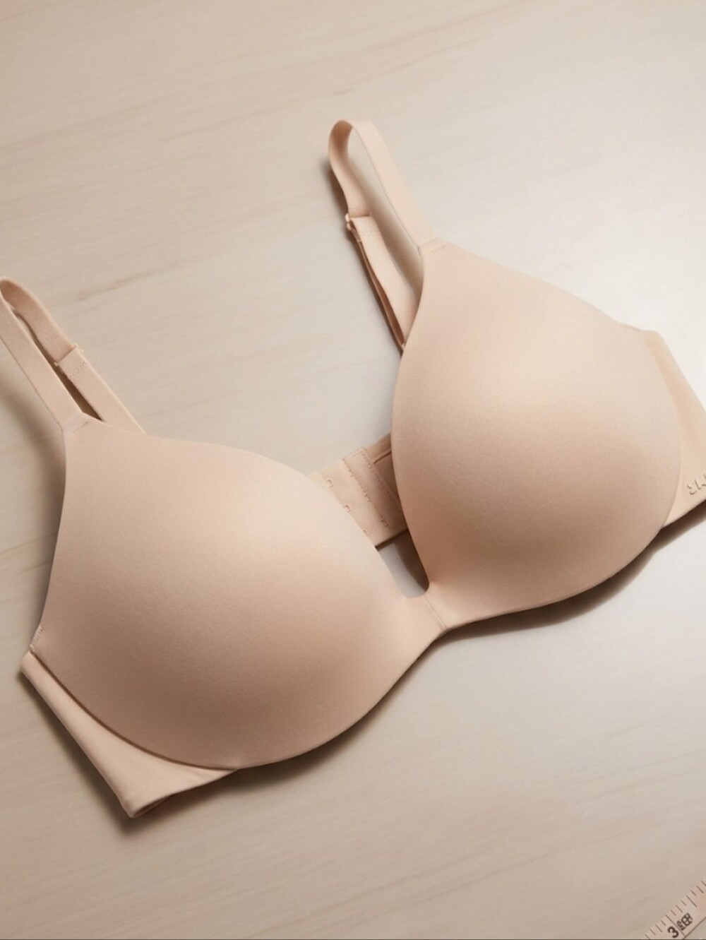 Skims Wireless Form Push-Up Plunge Bra Light Nude 34D Gently Used